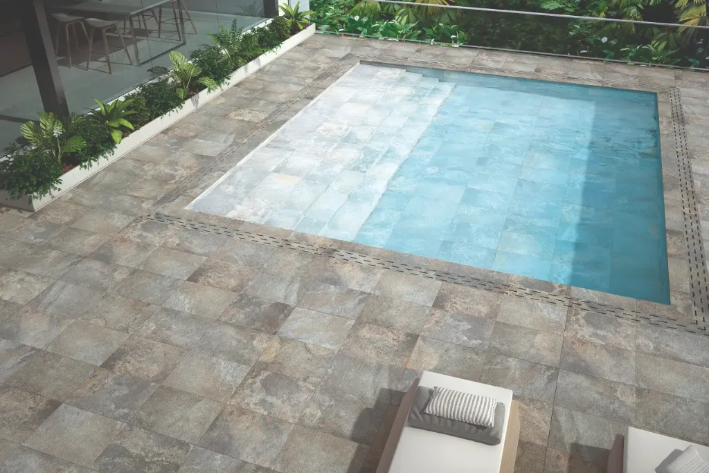 RIVIERA 465 WHITE-GREY INT_1250x835.webp