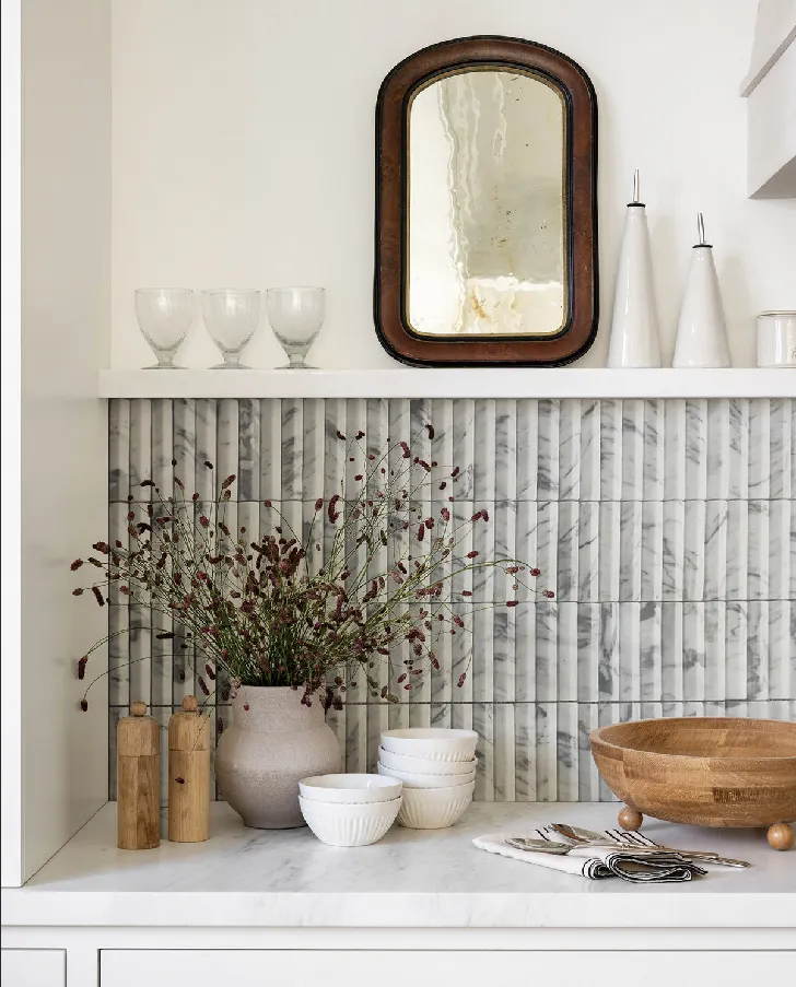 [LAD338-A Mosaic] Arabescato Triangle