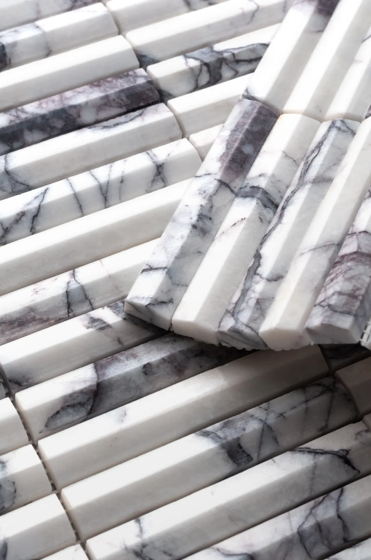 [LAD338-D Mosaic] Milas Lilac White Triangle