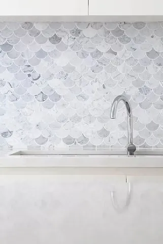 [LAY710-B] Carrara Fishscale Mosaic