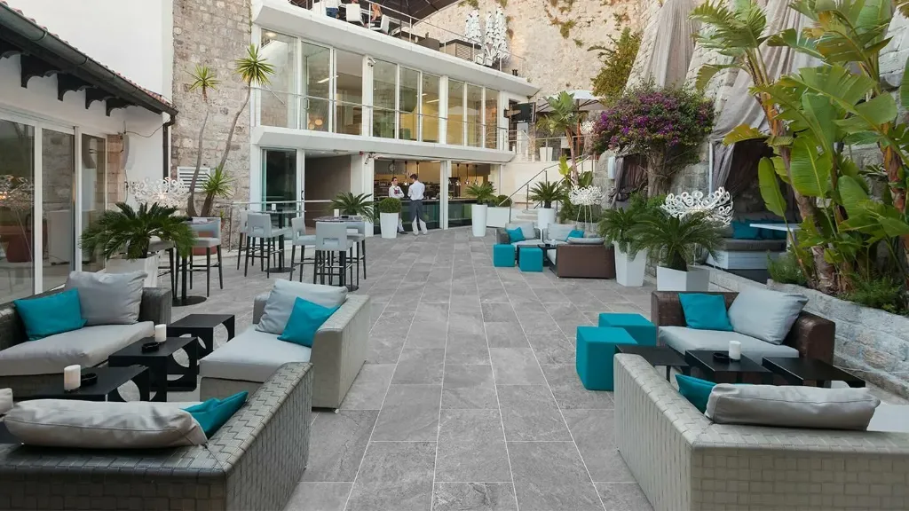 [YM601502M-A] Rocky Grey 300x600