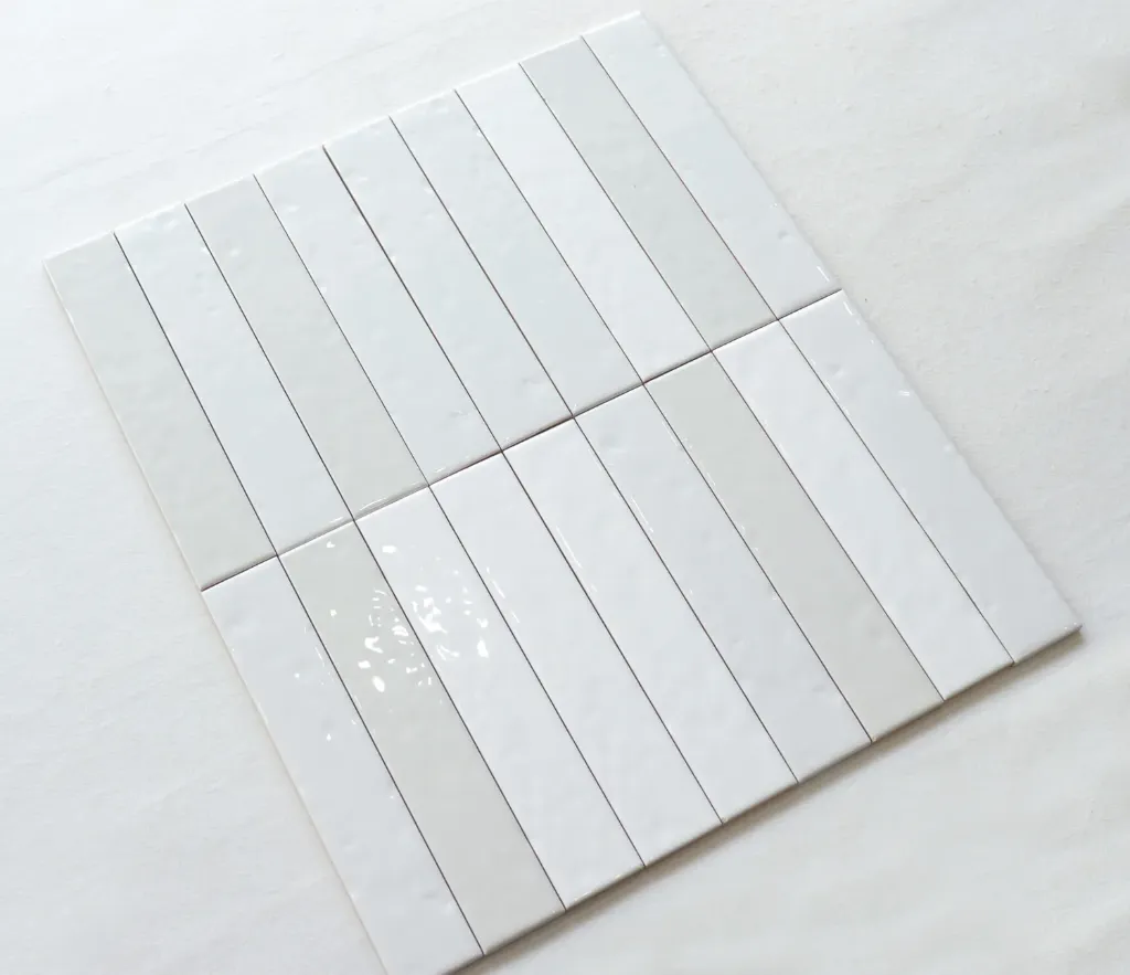 Drift Straight Edge Gradient White Gloss Subway 45x235